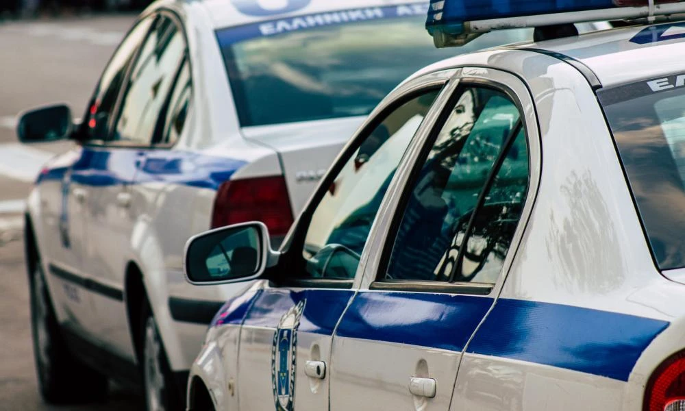 Εφιαλτικές στιγμές για 23χρονη στον Πειραιά: Tην γνώρισε μέσω Facebook, της επιτέθηκε με 3 φίλους του και αποπειράθηκε να τη βιάσει